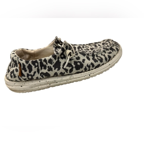 Women’s Hey Dude Wendy Woven Cheetah Gray Slip On Shoes Size 9 - Picture 4 of 6